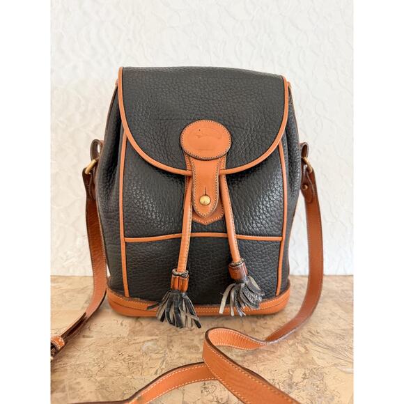 Vtg Dooney And Bourke black Leather black sling shoulder bag crossbody main image 11